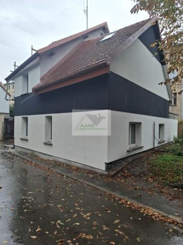 kamienica, 5 pokoi Niemcza, ul. Ratuszowa. Zdjęcie 2