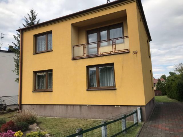 dom wolnostojący, 4 pokoje Łask, ul. 9 Maja. Zdjęcie 1