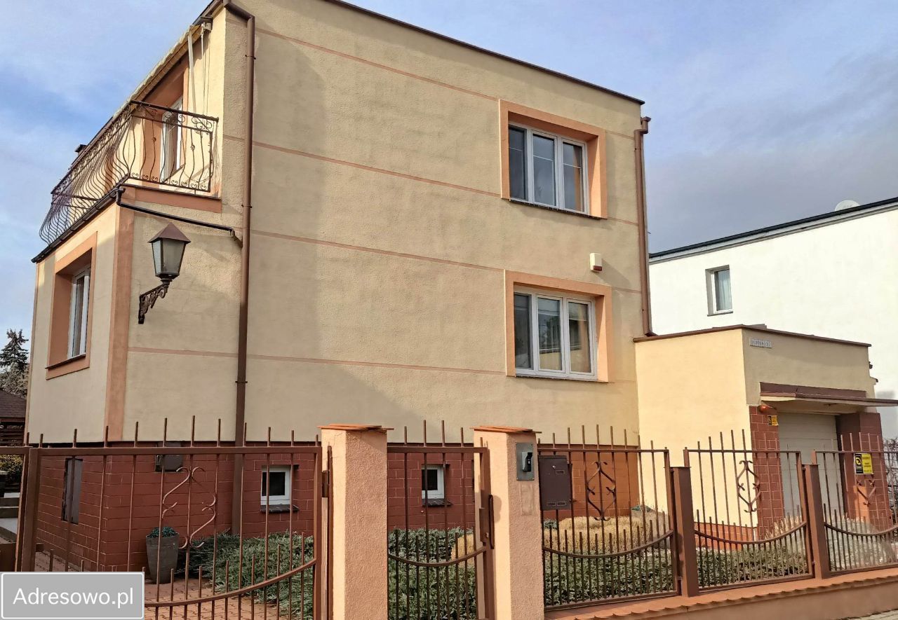 dom wolnostojący, 5 pokoi Elbląg, ul. Dębowa