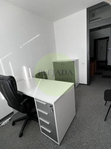 Biuro Warszawa Włochy, ul. Wałowicka. Zdjęcie 3