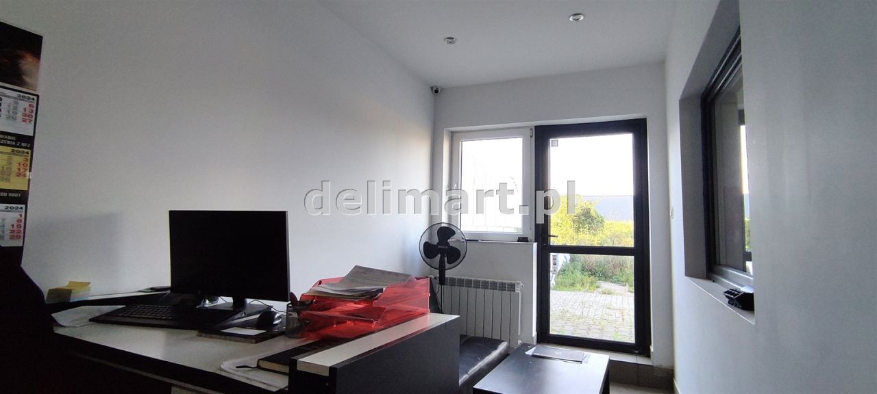 Hala/magazyn Sanok, ul. gen. Leopolda Okulickiego. Zdjęcie 6