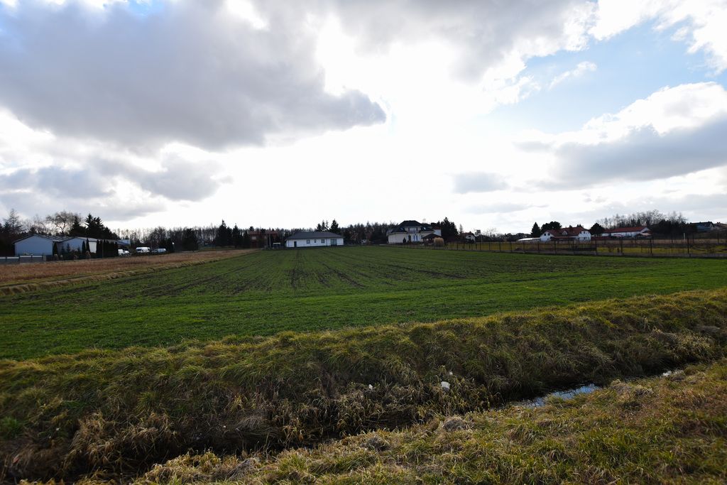 Działka budowlana Strażów. Zdjęcie 3