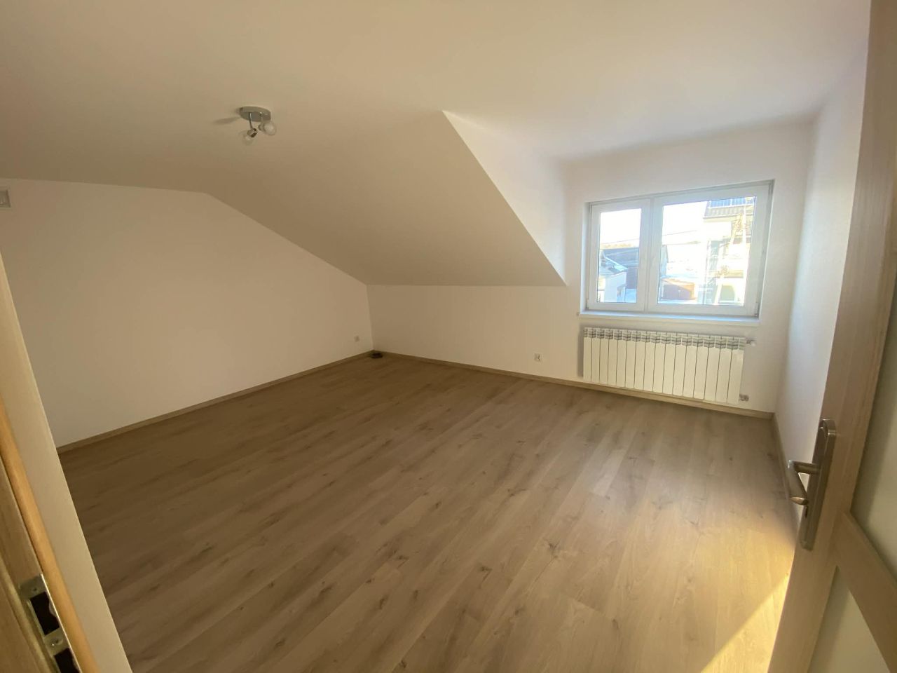 dom wolnostojący, 6 pokoi Kamionka. Zdjęcie 8