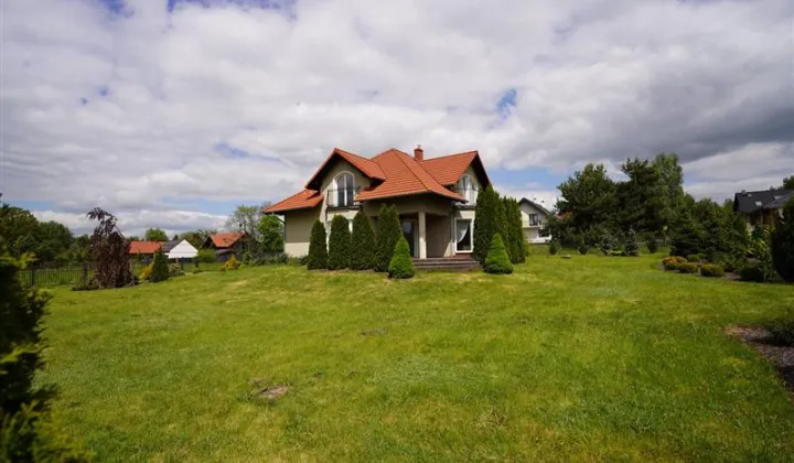 dom wolnostojący, 5 pokoi Wisznia Mała