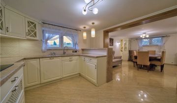 dom wolnostojący, 7 pokoi Chronów