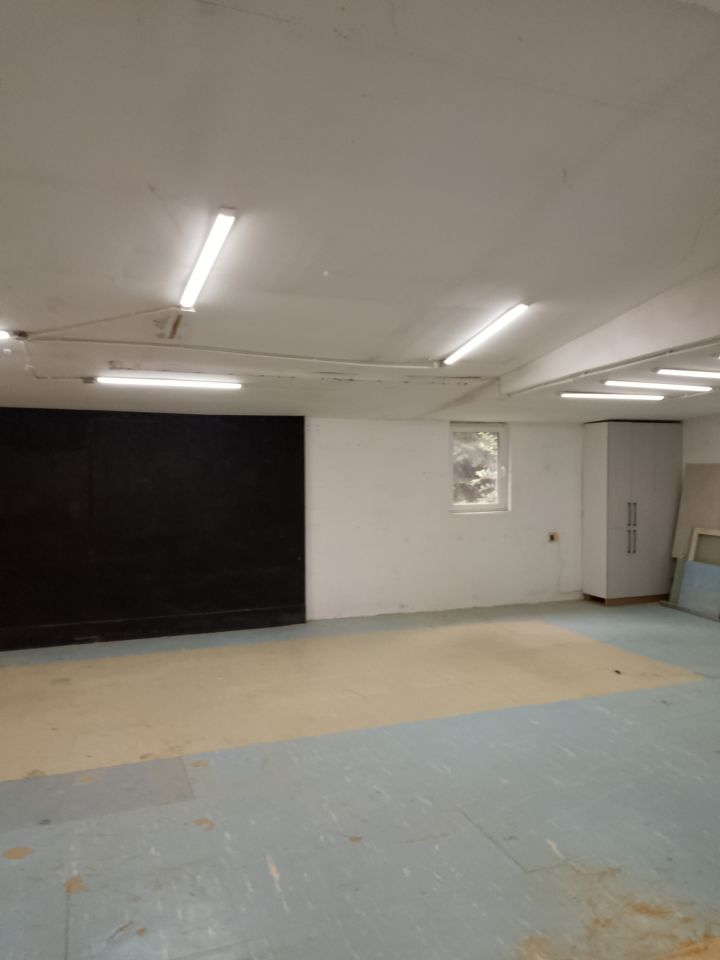 Hala/magazyn Lipie. Zdjęcie 2