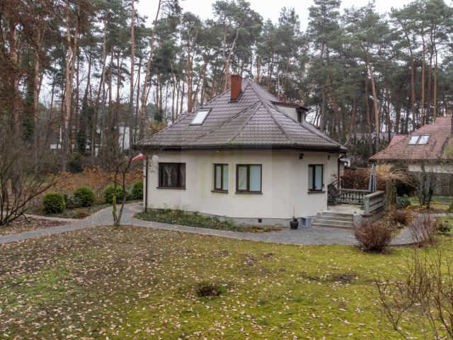 dom wolnostojący, 4 pokoje Podkowa Leśna. Zdjęcie 7