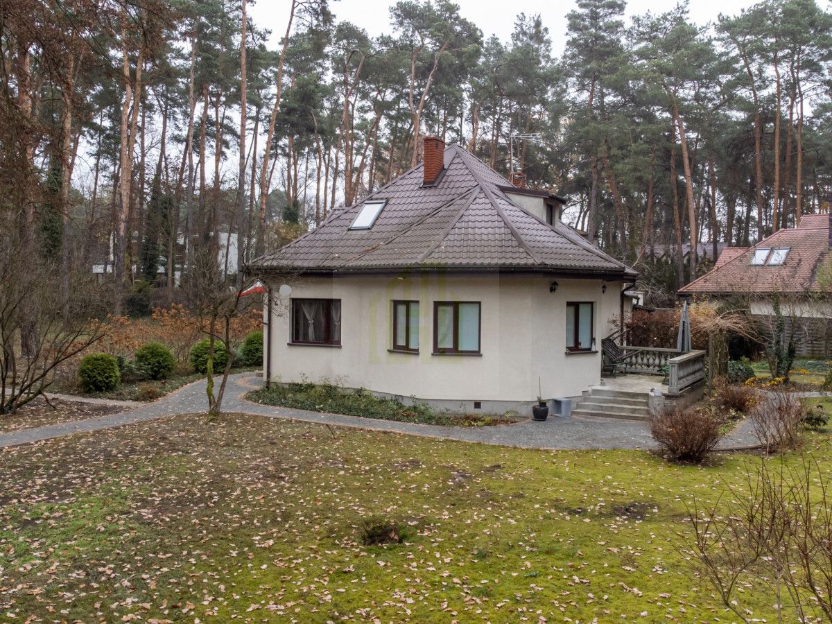 dom wolnostojący, 4 pokoje Podkowa Leśna. Zdjęcie 7
