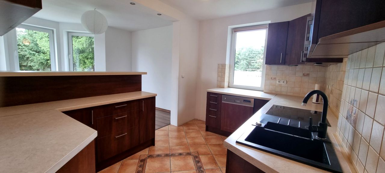 dom wolnostojący, 5 pokoi Damienice. Zdjęcie 16