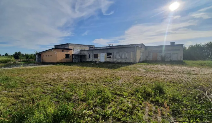 Nieruchomość komercyjna Świątki