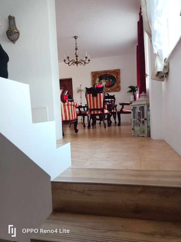 dom wolnostojący, 9 pokoi Rotmanka, ul. św. Siostry Faustyny. Zdjęcie 11