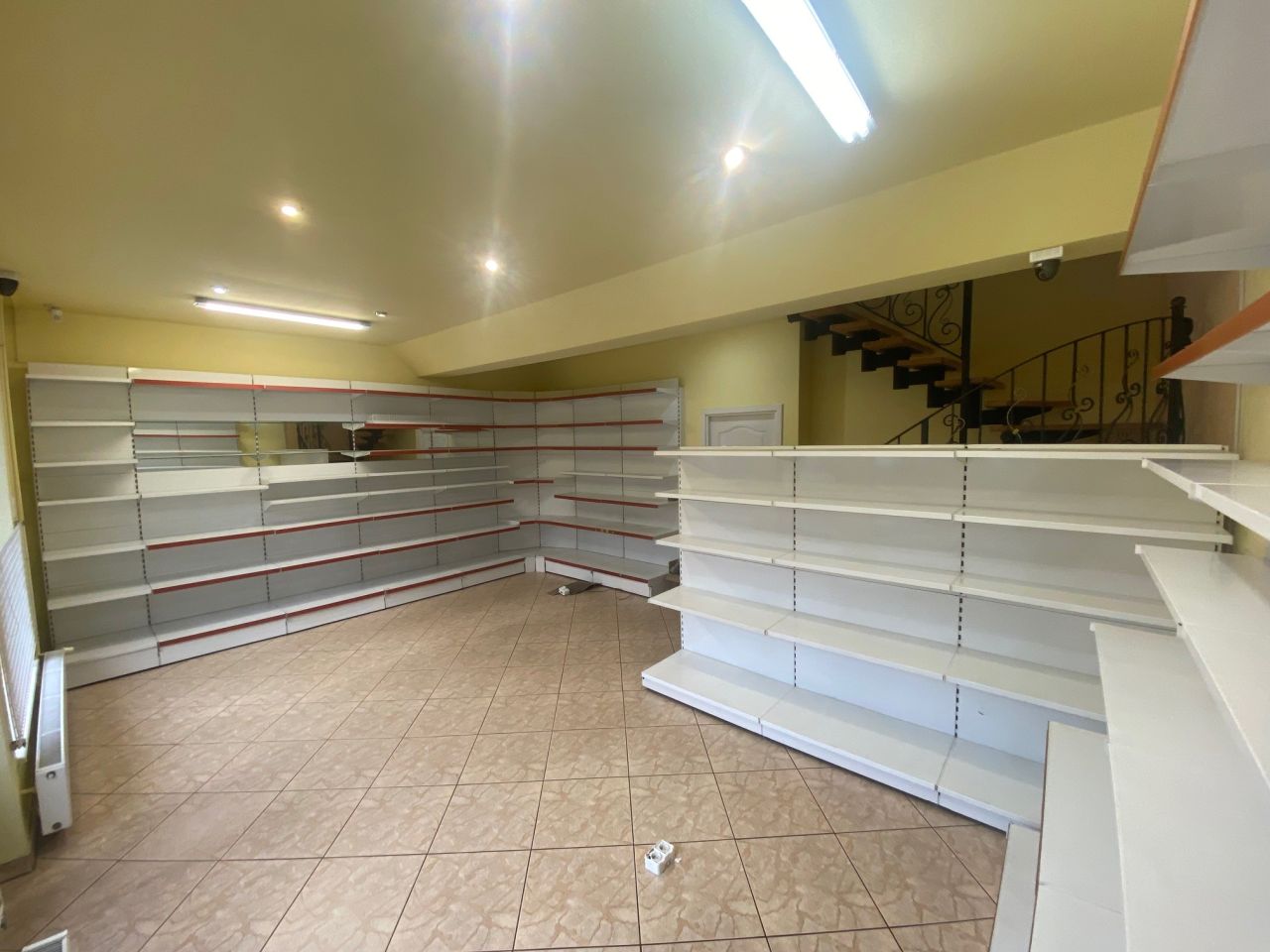 Lokal Węgierska Górka Zielona, os. XX-lecia II RP. Zdjęcie 3