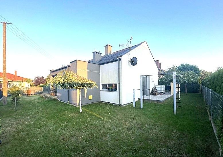 dom wolnostojący, 4 pokoje Łochowice. Zdjęcie 2