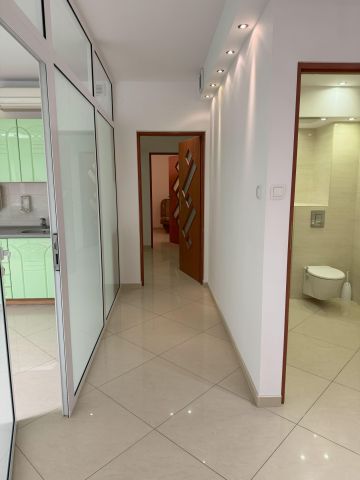 Lokal Warszawa, al. Komisji Edukacji Narodowej. Zdjęcie 2