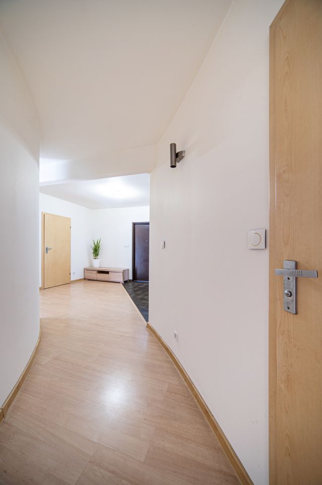 dom wolnostojący, 5 pokoi Złotokłos, ul. Słoneczna. Zdjęcie 11