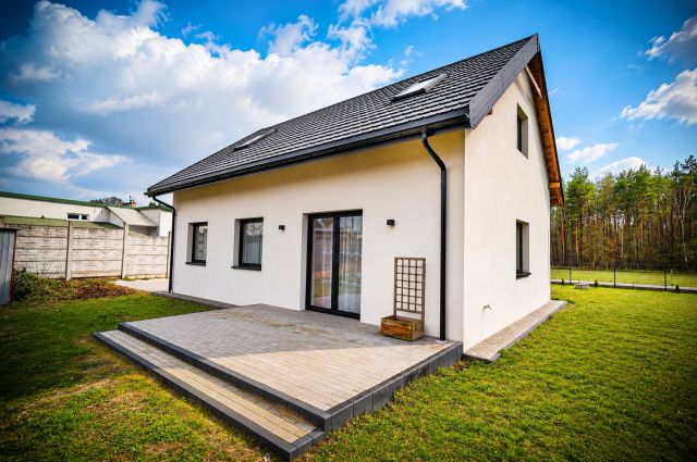 dom wolnostojący, 5 pokoi Mikanów. Zdjęcie 1