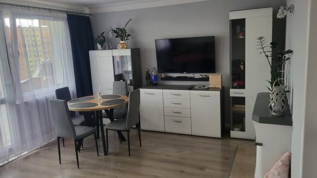 Mieszkanie 4-pokojowe Wałbrzych Podzamcze, ul. Basztowa. Zdjęcie 1