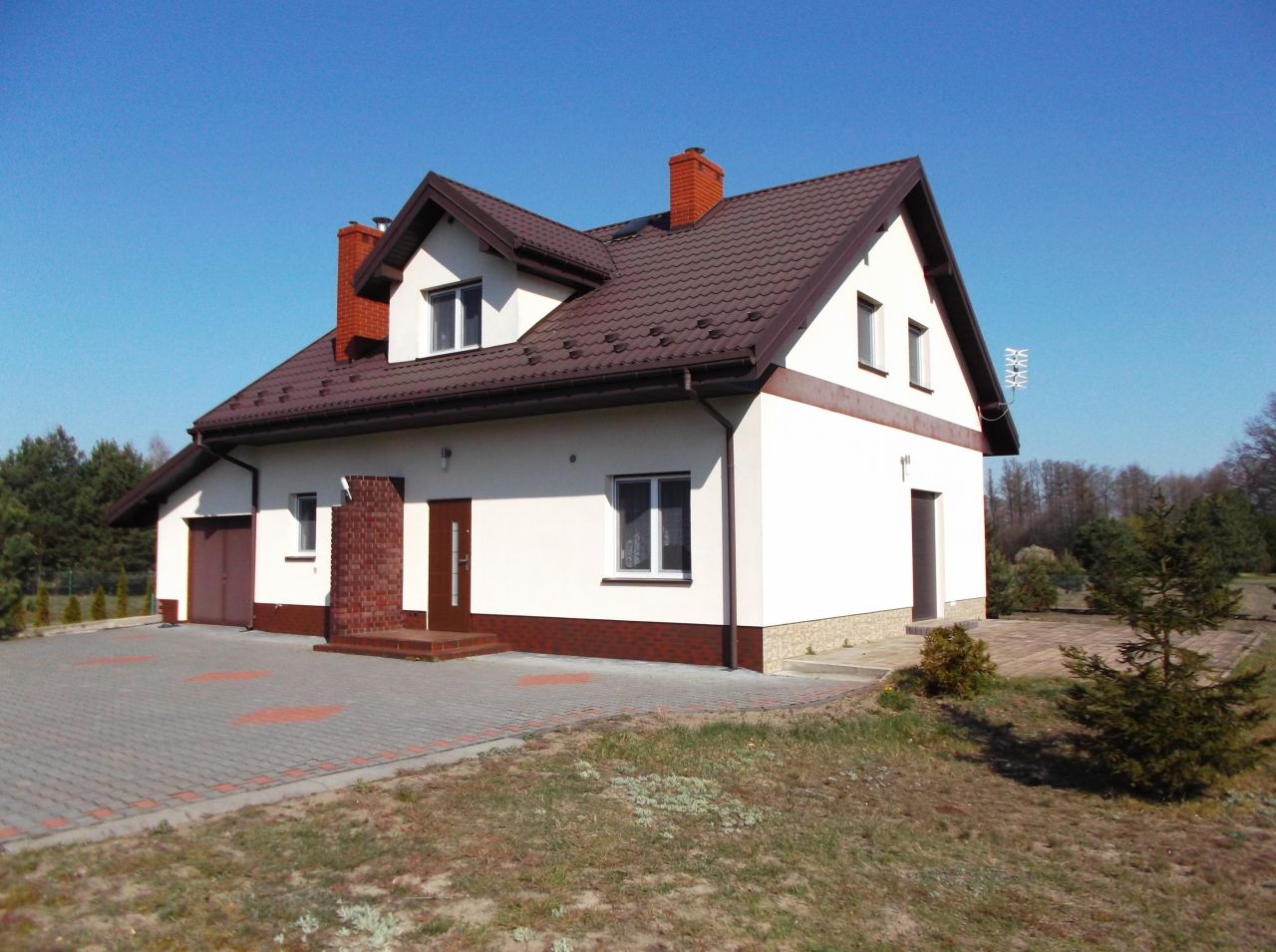 dom wolnostojący, 5 pokoi Famułki Brochowskie. Zdjęcie 3