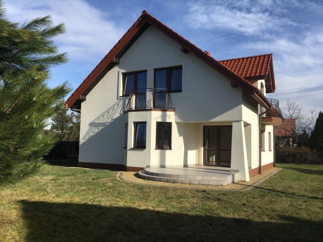 dom wolnostojący, 5 pokoi Niepołomice, ul. Wiśniowa. Zdjęcie 1