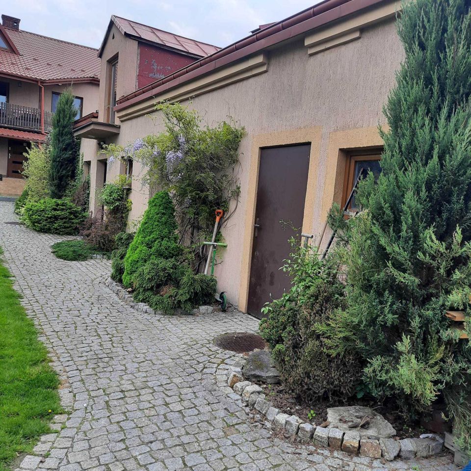 dom szeregowy, 4 pokoje Chmielnik. Zdjęcie 2