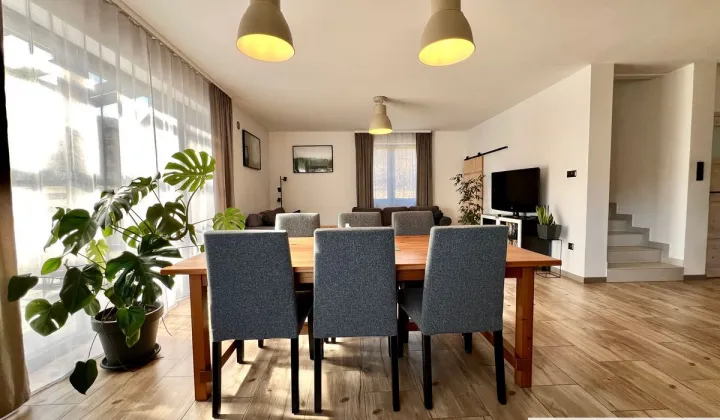 dom wolnostojący, 5 pokoi Iwla