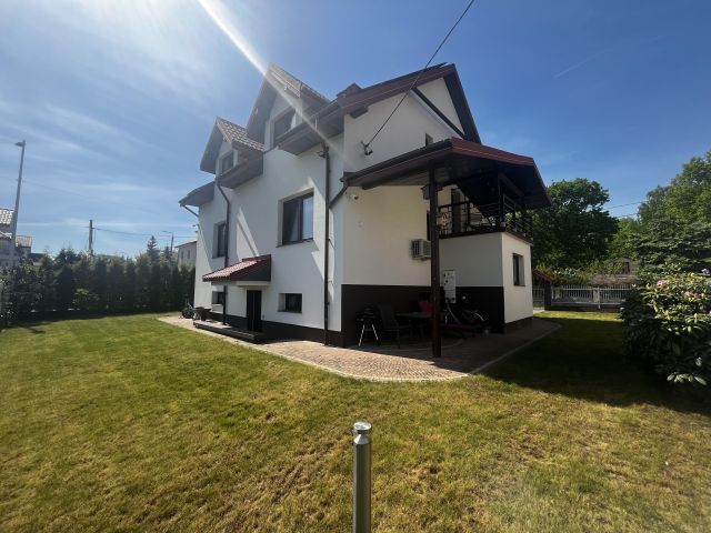 dom wolnostojący, 6 pokoi Zielonka Zosinek, ul. Dziennikarska. Zdjęcie 1