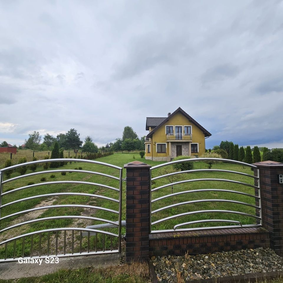 dom wolnostojący, 4 pokoje Kozłów. Zdjęcie 3