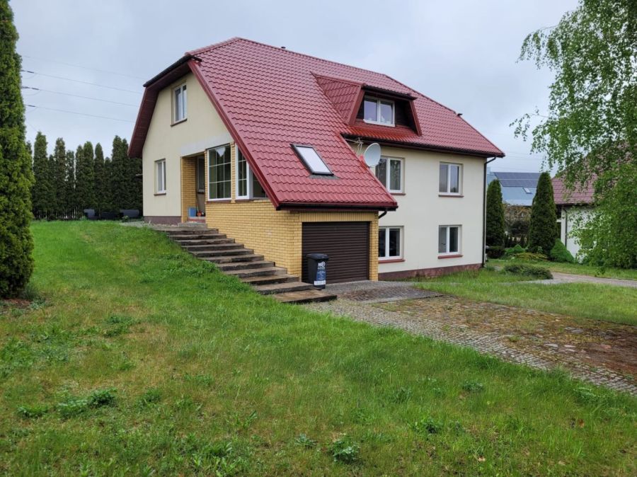 House, 370 m²