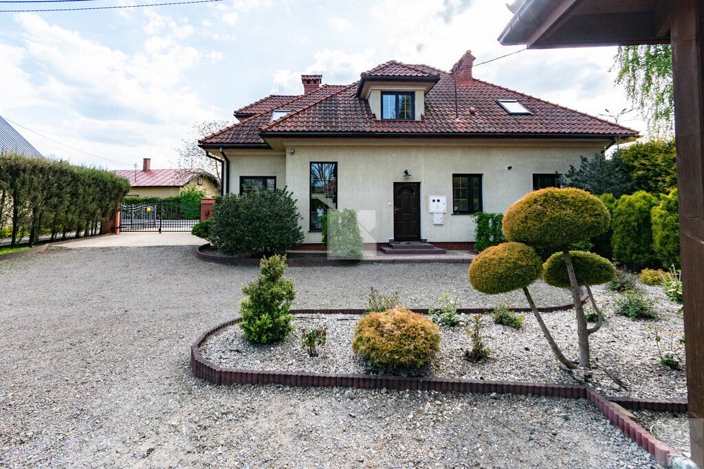 dom wolnostojący, 7 pokoi Lesko, ul. Kościuszki. Zdjęcie 21