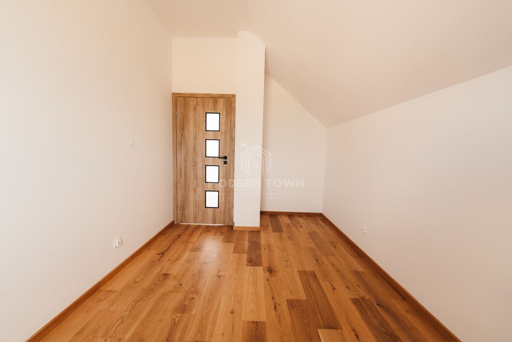 dom wolnostojący, 3 pokoje Mikołajki. Zdjęcie 12