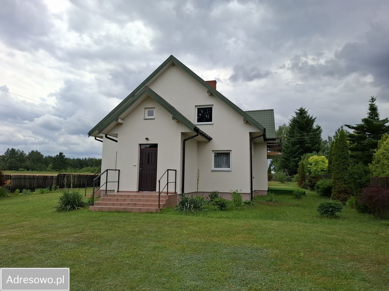 dom wolnostojący, 4 pokoje Ochudno. Zdjęcie 1