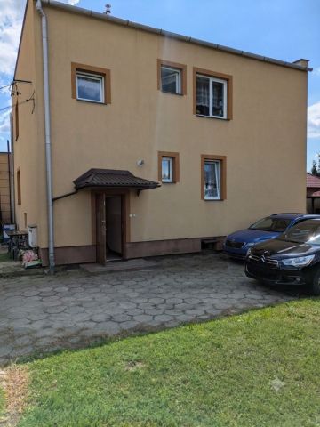 Mieszkanie 3-pokojowe Czarna. Zdjęcie 1