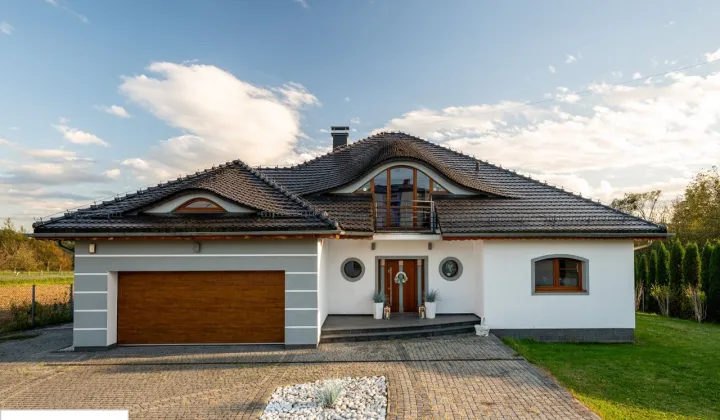 dom wolnostojący, 7 pokoi Pstrążna