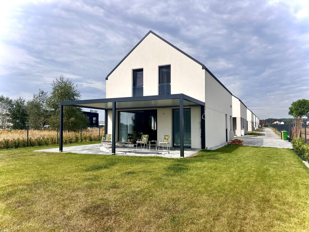 dom wolnostojący, 5 pokoi Mników