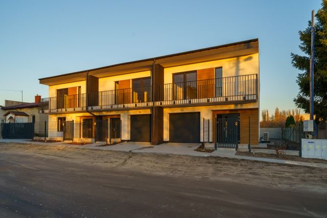 dom szeregowy, 4 pokoje Łódź Bałuty, ul. Telefoniczna. Zdjęcie 2