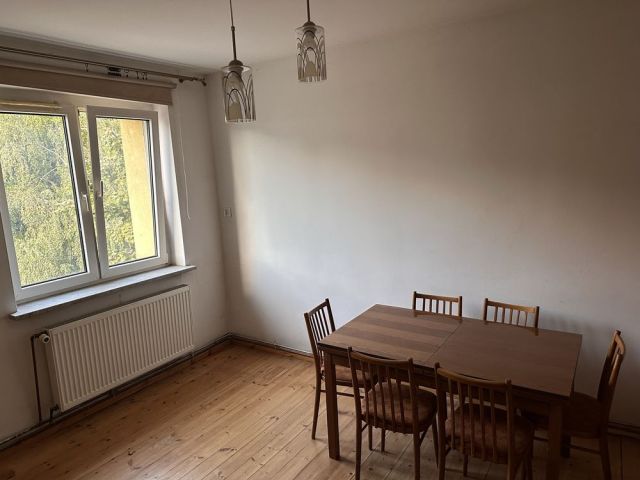 Mieszkanie 3-pokojowe Dzierżoniów, ul. Henryka Sienkiewicza. Zdjęcie 1