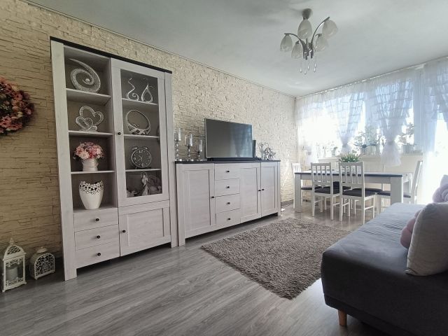 Mieszkanie 2-pokojowe Chełmno, os. Marii Curie-Skłodowskiej. Zdjęcie 1