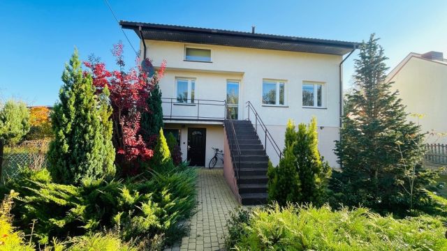 dom wolnostojący, 5 pokoi Bełchatów. Zdjęcie 1