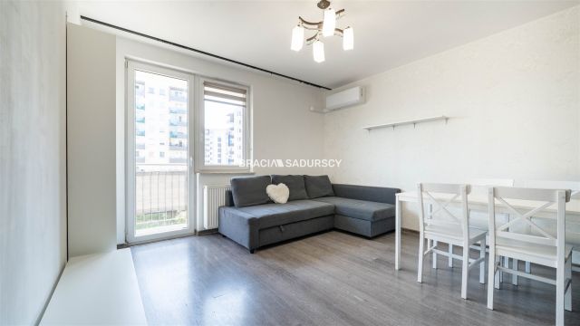 Mieszkanie 2-pokojowe Kraków Mistrzejowice, ul. Powstańców. Zdjęcie 2