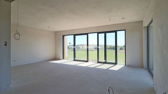 dom wolnostojący, 4 pokoje Karniów. Zdjęcie 2