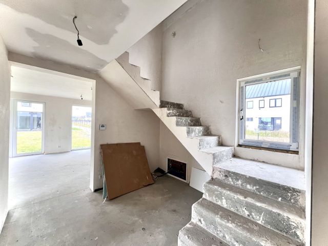 dom wolnostojący, 4 pokoje Mników. Zdjęcie 8