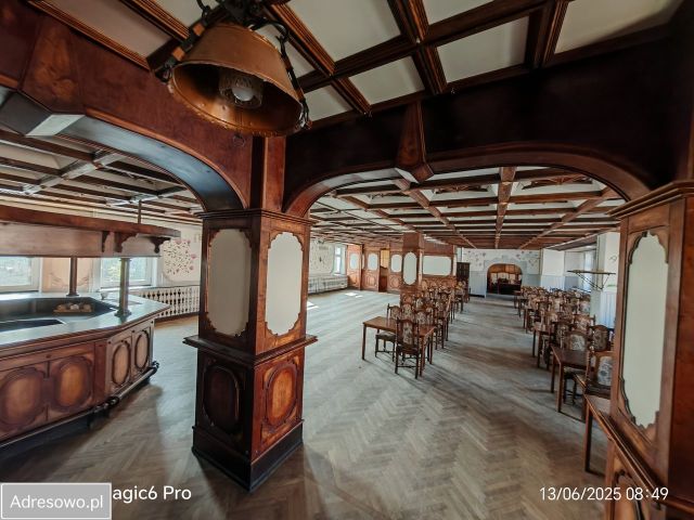 Lokal Ustrzyki Dolne, rynek Rynek. Zdjęcie 1