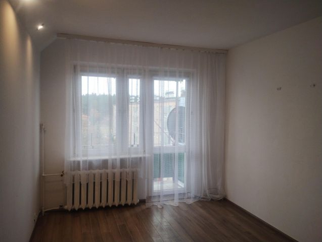 Mieszkanie 3-pokojowe Nowa Sarzyna Osiedle Stałe, ul. Komisji Edukacji Narodowej. Zdjęcie 1