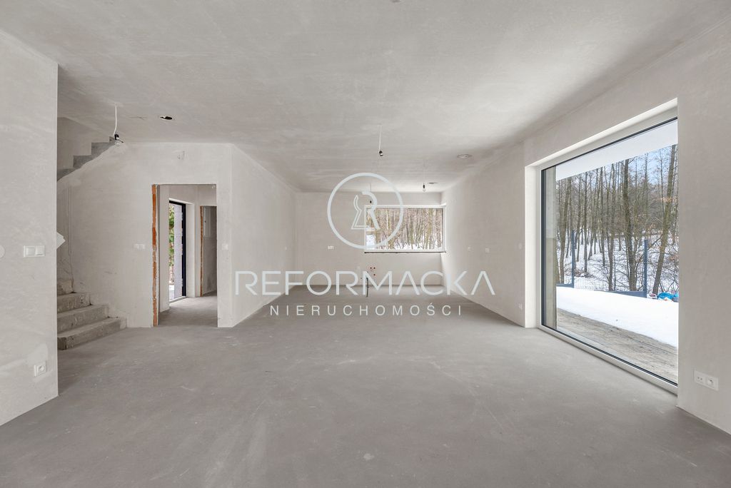 dom wolnostojący, 5 pokoi Strażów. Zdjęcie 7