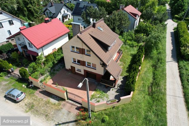 dom wolnostojący, 4 pokoje Rumia, ul. Irysowa. Zdjęcie 1