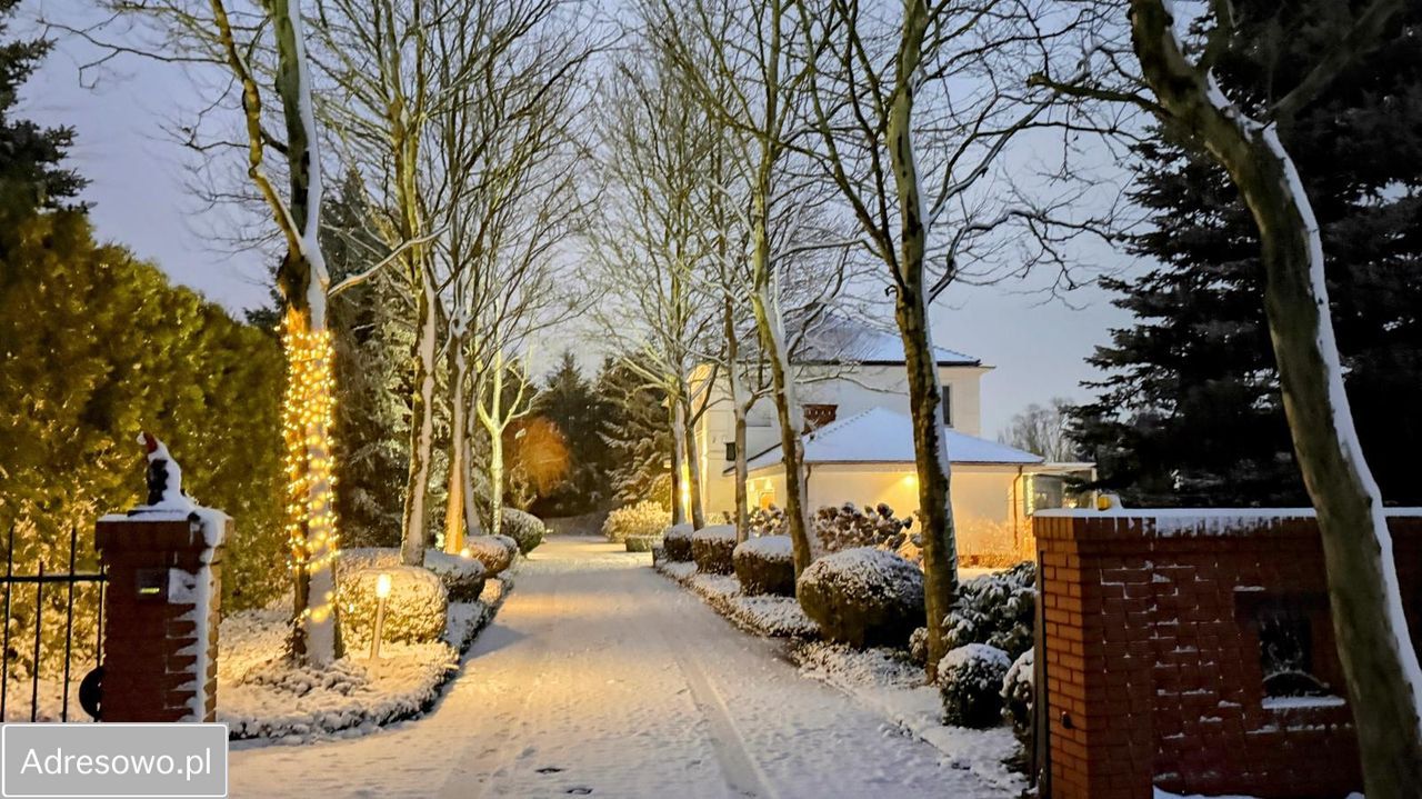 dom wolnostojący, 6 pokoi Chyby. Zdjęcie 3