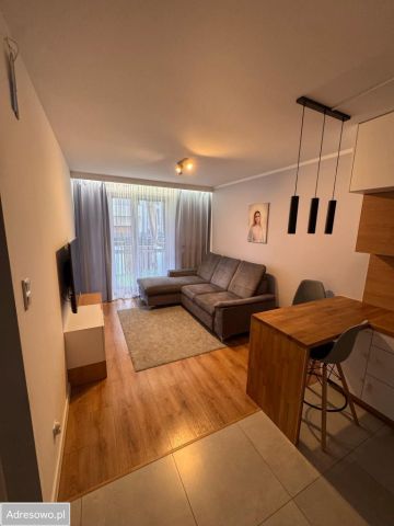 Mieszkanie 2-pokojowe Ząbki, ul. Różana. Zdjęcie 1