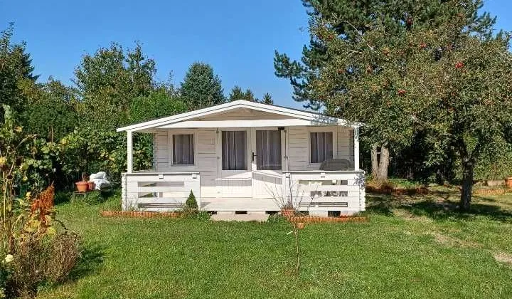 Działka rod Świątniczki