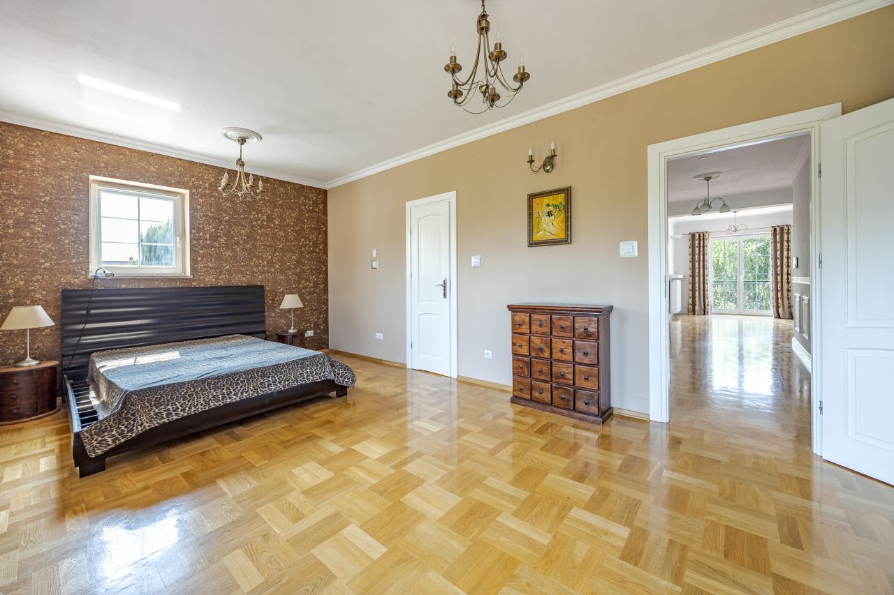 dom wolnostojący, 11 pokoi Michałowice, -. Zdjęcie 19