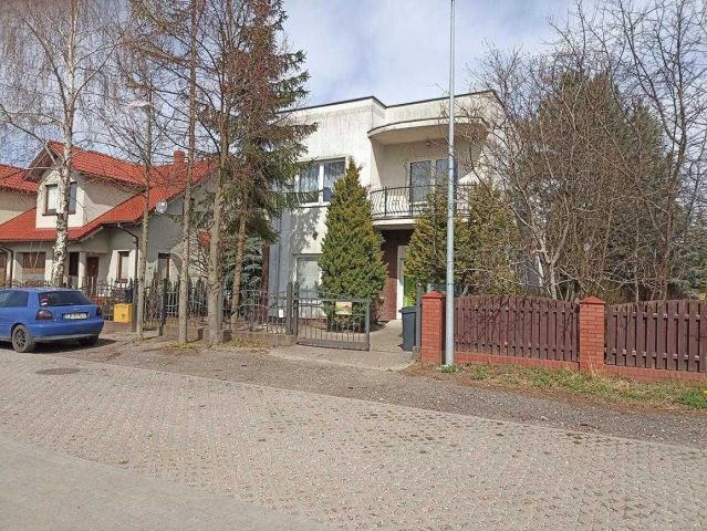 dom wolnostojący, 7 pokoi Bydgoszcz Czyżkówko, ul. Karsińska. Zdjęcie 1